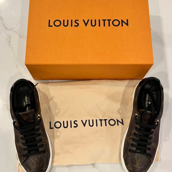 LV front row sneaker - Picture 3 of 14